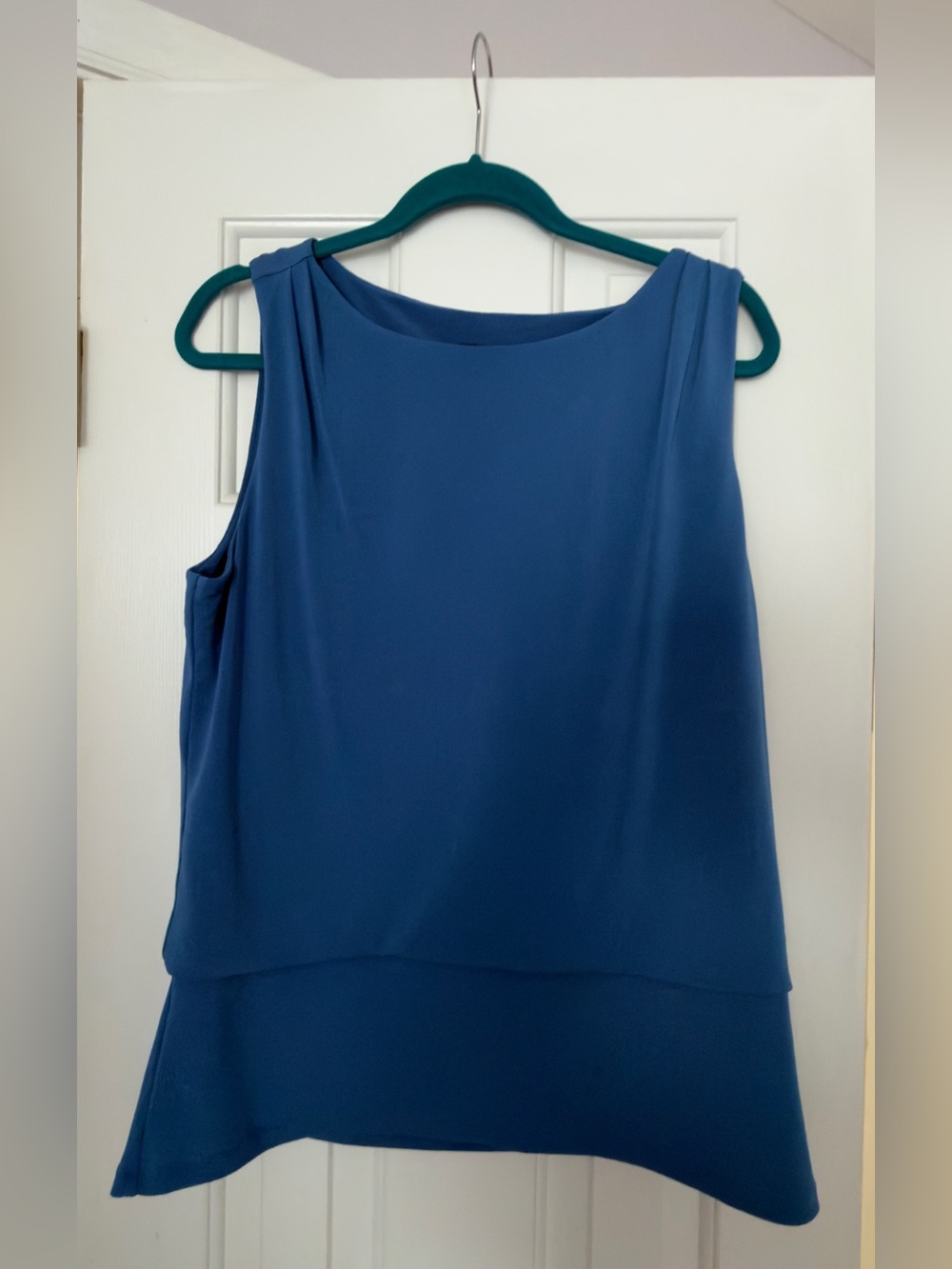 Ann Taylor Women’s Sleeveless Blouse
